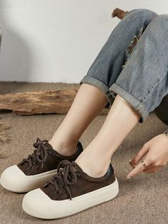 Upper Material: Cowhide/Calf Sole Material: Rubber Heels: Flat Toe: Round Toe Closure Type: Lace Up Gender: Female Lining Material: Pigskin Heel Height: 4.5cm Season: Spring/Fall Weight: 1.250 kilogram #shoes #leather #sneakers #trainners Leather Canvas Shoes For Spring, Brown Lace-up Platform Sneakers With Vulcanized Sole, Brown Vulcanized Sole Lace-up Platform Sneakers, Brown Vulcanized Lace-up Platform Sneakers, Brown Low-top Platform Lace-up Shoes, Brown Low-top Lace-up Shoes For Spring, Spring Sneakers With Lacing And Round Toe, Brown Canvas Shoes With Round Toe, Brown Platform Lace-up Shoes For Spring