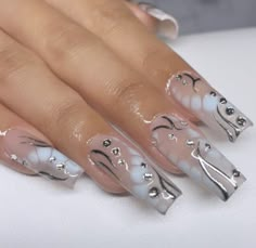 White With Design Nails, Chrome And White Nails, Nails Art Easy, Nail Art 2022, Nail Art 2023, Gel X Nails, Retro Nails, Simple Acrylic Nails