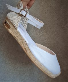 Buckle up, rope sole espadrille mini wedges in WHITE LINEN with ANKLE STRAP and 3 cm heel wedge (1.18i). The rope soles are antislippery, covered with rubber Very comfy shoes for walking! 👣 🦋  Eco friendly. Jute fiber has excellent insulating properties and low thermal conductivity. It is environmentally friendly, bio-degradable and recyclable. ♻ SUSTAINABLE PACKAGING, we try to avoid all plastic materials. WWW.MUMICOESPADRILLES.COM https://instagram.com/bymumico TAG US! FOR ALL DELIVERIES, PL White Closed Toe Espadrilles For Summer, White Ankle Strap Espadrilles For Vacation, White Espadrilles With Removable Insole For Summer, Casual White Open Toe Espadrilles, White Open Toe Espadrilles With Woven Sole, White Espadrilles With Woven Sole And Ankle Strap, White Flat Espadrilles For Beach, White Flat Espadrilles For The Beach, White Adjustable Casual Espadrilles