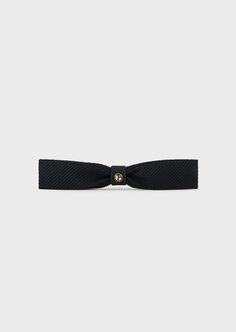 Find GIORGIO ARMANI Fabric Bow Clasp on Editorialist. A refined accessory perfect for completing the style with a touch of class. This fabric clasp features a bow shape and central GA logo. Chic Decorative Bow For Black Tie Events, Elegant Adjustable Bow With Decorative Design, Formal Black Ribbon Bow, Elegant Detachable Bow For Evening, Classic Black Bow With Ribbon, Classic Black Ribbon Bow For Evening, Elegant Bow With Black Ribbon, Luxury Bow With Decorative Design For Black Tie Events, Luxury Decorative Bow For Black Tie Events