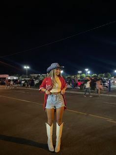 Usa Theme Outfit Spirit Week, America Themed Outfit, Western July 4th Outfit, American Theme Outfit, Usa Concert Outfits, American Spirit Week Outfits, American Cowgirl Outfits, 4th Of July Concert Outfit, Cowgirl 4th Of July Outfit