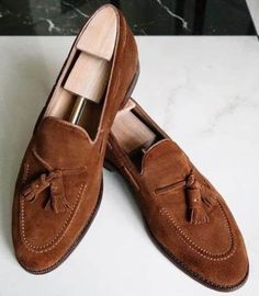 Brilliant craftsmanship is reflected in these handcrafted luxurious brown tussle loafers. Take every step with confidence as meticulously executed stitches ensure durability and elegance. we take pride in the timeless style and unparalleled craftsmanship of our shoes. Mens Shoes Boots, Stylish Men, Timeless Style, Boots Men, Timeless Fashion, Pakistan, Shoes Mens, Men's Shoes, Shoe Boots