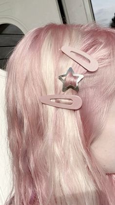 Pink Blonde Aesthetic, Blonde And Pink Hair Aesthetic, Strawberry Pink Hair, Bubblegum Hair, My Little Pony Aesthetic, Bubblegum Aesthetic, Pony Aesthetic, Bubblegum Pink Hair, Baby Pink Hair