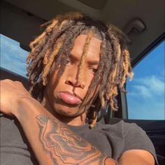 Loc Highlights Men, Dreads With Highlights Men, Locs Dyed Tips Men, Short Dreads Hairstyles For Men, Honey Blonde Hair Dreads, Dyed Men Locs, Men’s Dyed Dreads, Dyed Hair Locs Men