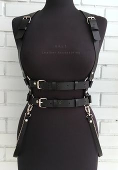 Leather Harness Women, Black Leather Harness, Harness Women, Harness Outfit, Harness Fashion, Goth Outfit, Double Belt, Leather Harness