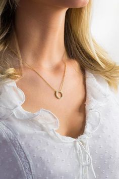 Halo Open Circle Necklace, Elegant Open Circle Cubic Zirconia Jewelry, Adjustable Elegant Oval Pendant Jewelry, Infinity Halo Jewelry Gift, Delicate Chain Open Circle Necklace, Dainty Round Pendant Necklace With Halo, Adjustable Chain Necklace With Open Circle, Infinity Halo Jewelry As A Gift, Dainty Halo Round Pendant Necklace