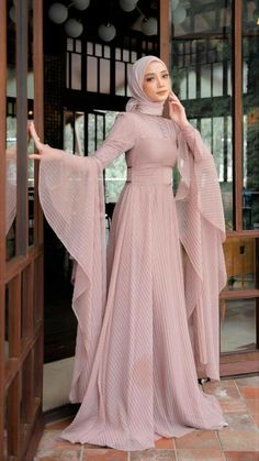 Stylish Abaya Gaun Tulle, Ootd Lebaran, Dress Lebaran, Kondangan Outfit, Islamic Fashion Dresses, Hijab Dress Party, Gamis Dress, Dress Pesta, Dress Ootd