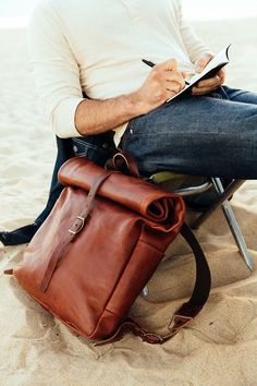 Italy Fall, Sac Michael Kors, Street Style Bags, Man Purse, Camera Bags, Brown Bag, Roll Top, Leather Luggage, Men's Bags