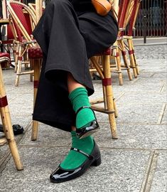 green shocks, mary jane shoes, patent leather ballet flats, cool girl aesthetic 2024, eclectic grandpa vibes, european summer Italian Street Style Winter, Fun Socks Outfit, Ballet Flats Outfit, Sock Outfits, Black Ballet, Flats Outfit, Black Ballet Flats, Mode Inspo, 가을 패션