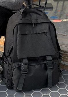 Black School Bags, Stylish School Bags, School Bag Essentials, Guys Clothing Styles, Stylish Backpacks, Cute Backpacks, Bags Aesthetic, Teen Fashion Outfits, Dream Clothes