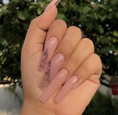 PINTEREST okaayang 💕 Pink acrylic nails, Long acrylic nails, Long nails Pink Acrylic Nail Designs, Light Pink Acrylic Nails, Light Pink Nails, Long Acrylic Nail Designs, Long Nail Designs, White Acrylic Nails, Long Acrylic Nails Coffin, Unique Acrylic Nails, Pink Nail