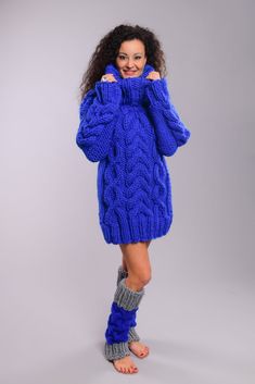 "Brand new chunky knit Sweater in Royal blue Color. Turtleneck collar. Super chunky and warm. This super big and trendy sweater is soft and warm. Easy to combine with jeans /skirts. Matching leg warmers available. Materials : Soft premium quality soft bulky wool. Color: Royal blue Measurements : Body length: 28 \" / 72 cm Chest width: 20,5 \" / 52 cm Sleeve measured from the neckline to the end of the cuff: 28 \" / 71 cm Neck unrolled - 16''/ 40 cm All the measurements are taken with the item fl Blue Turtleneck Plus Size, Winter Long Sleeve Chunky Knit Turtleneck, Winter Chunky Knit Sweater, Chunky Knit Thick Long Sleeve Sweater, Winter Cable Knit Long Sleeve Turtleneck, Knitted Turtleneck For Cold Weather, Cozy Knitted Turtleneck For Cold Weather, Oversized Winter Turtleneck, Oversized High Neck Winter Sweater