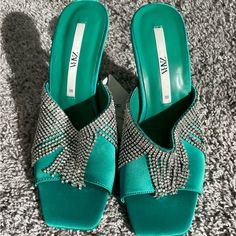 Green Rhinestone Slides Glamorous Green Sandals With Rhinestones, Elegant Green Sandals With Rhinestones, Chic Bedazzled Heels For Summer, Spring Chic Heels With Bling, Chic Spring Heels With Bling, Chic Bling Heels For Spring, Spring Green Embellished Heels, Chic Bedazzled Heels For Spring, Zara Sandals With Rhinestones For Parties