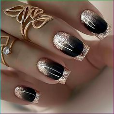 Chic New Year's Eve Nails to Welcome Jingle All the Way Stunning 2024 | New Years Nails Designs Line Nail Designs, New Years Eve Nails, Nagel Tips, Coffin Press On Nails, Nail Forms, Fall Nail Art, Stick On Nails, Christmas Nail Designs, Nail Designs Spring