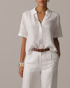 Classic Sophisticated Style, Linen Business Casual, Summer Office Fashion, Modern Workwear Women, White Linen Shirt Outfit Women Summer, Linen Shirts Women Outfits Summer, Timeless Outfits For Women Classy, White Linen Shirt Outfit Women, Classic Shirt Women