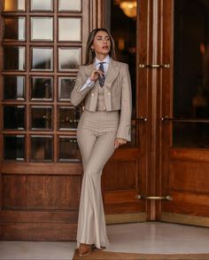 Outfits For Fashion Show, Power Fashion, Business Confidence, Women In Tie, Tie Women, Women Ties, Corporate Outfits, African Fashion Women Clothing