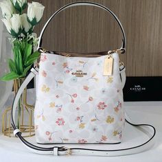 Pretty Tote Bags, Buckle Bags, Jewelry Accessories Ideas