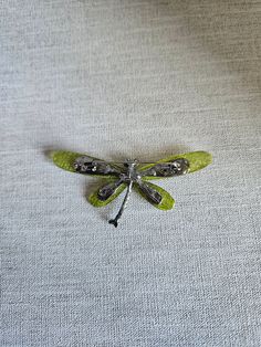 Dragonfly Brooch in Lime green * Ships from Doncaster, UK  * All items posted Royal Mail 2nd Class or Hermes. If you would like your item tracked or signed for please message in regards to postage prices unless you specify and pay the extra price the item won't have tracking information  * Worldwide shipping available Unique Handmade Green Brooches, Unique Green Brooches As Gifts, Unique Green Brooch For Gift, Unique Green Brooches For Gifts, Vintage Green Pins For Gifts, Vintage Green Pins As Gift, Vintage Green Pins For Gift, Dragonfly Brooch, Pinback Buttons