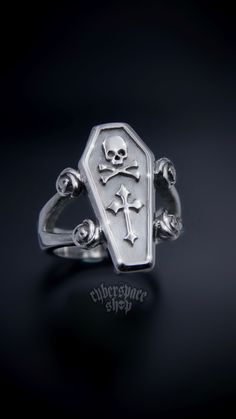 ⚰️ Coffin Ring 🌹 ⛓ 100% solid 316L stainless steel 💦 Waterproof 👽 NO green skin. NO tarnish. NO rust 🖐 Sizes 5-11 available Coffin Ring, Coffin Rings, Afro Jewelry, Funky Rings, Bone Ring, Grunge Jewelry, Custom Initial Necklace, Bone Necklace, Layered Necklace Set