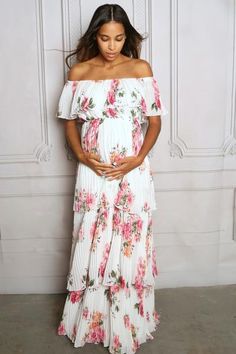 Jumpsuit Pregnant, Maternity Picture Outfits, Layered Gown, Cute Maternity Dresses, Maternity Dresses For Baby Shower, Rose Gown, Floral Maternity Dresses, Shower Dress, Gown Red