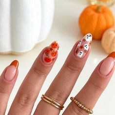 Abi Markey on Instagram: "autumnal/halloween mani 👻🎃🍂 Using @the_gelbottle_inc BIAB 19 Fall, Khaki, Brunette, Chocolate& Pumpkin White and black detail paints @homeofnailart @nails_luxeofficial liner brush I @officialnavyprofessional nail prep Drenched in pumpkin spice cuticle oil ofc 😮‍💨🤤🎃🍂 @nafstuff . ——————- #halloweennails #floralghost #ghostnails #halloweennailart #autumnnails #thegelbottleinc #navypro #showscratch #pumpkinnails #frenchmani #floralnails #biab #cutehalloween #autumna Pumpkin Biab Nails, Cute Halloween Nails Pumpkins, Autumn Nails Halloween, Pumpkin Cherry Nails, Intro To Fall Nails, Fall Nails Pumpkins, Halloween Biab Nails, Fall Nail Tutorials, Autumn Biab