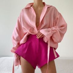 007 Style, Outfit Jewelry, Pink Outfits, Fashion Mode, Pink Shorts, Pink Shirt