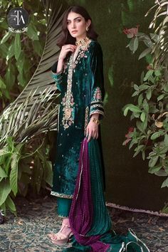 Velvet Pakistani Dress, Emerald Velvet, Velvet Dress Designs, Velvet Suit, Velvet Collection, Pakistani Dress Design, Pakistani Designers, Embroidery Suits, Suit Designs