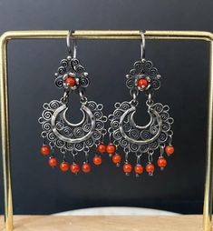 Weight : 9.5 g  Coral bead size : 4 mm   Very good condition Beaded Earring, Earring Gift, Filigree Earrings, Coral Beads, Silver Earring, Earring Gifts, Beaded Earrings, Sterling Silver Earrings, Favorite Jewelry