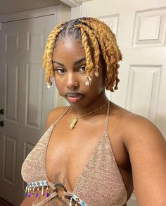 Woman With Dreadlocks, Short Dread Styles, Short Dreads