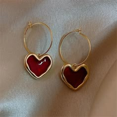 Pearl Market, Dope Jewelry, Heart Drop Earrings, Jewelry Lookbook, 가을 패션, Heart Studs, Heart Earrings Studs, Dream Jewelry, Simple Earrings