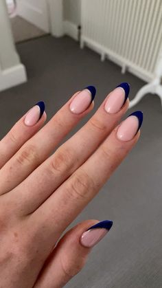 Navy Mail Design, Dark Blue Acrylic French Tips, Almond Nails Inspo Aesthetic Fall, Navy Blue Almond Shaped Nails, Blue French Tip With Gold Line, Simple Nail Designs Navy Blue, Navy Homecoming Nails, White Navy Nails, Navy Nail Inspiration