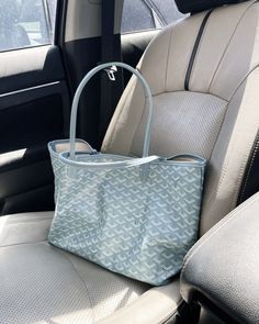 Bag Goyard, Uni Bag, Fancy Bags, Bags Aesthetic, Stockholm Fashion