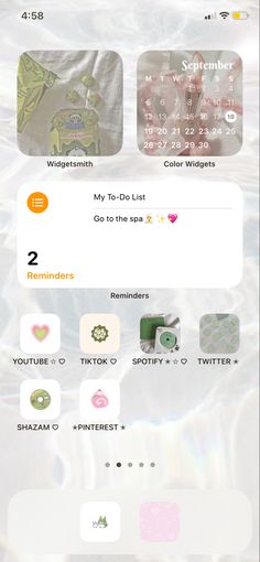 Pale pink, green and white homescreen inspo To Do List, 10 Things