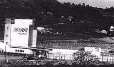 an old black and white photo of the skyway theatre in san francisco, california