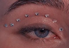 Euphoria Inspired Makeup, Aesthetic Diamond, Makeup Fails, Rhinestone Makeup, Halloween Eye Makeup, Face Gems, Inspired Makeup, Aesthetic Pfp, Christmas Makeup