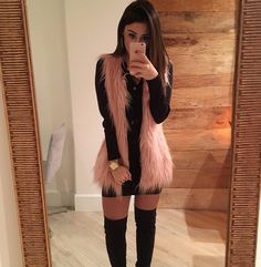 13.5 mil curtidas, 165 comentários - Agatha Braga (@agatha) no Instagram: “Ursinha ” Outfit Botas, Foto Poses, Instagram Outfits, Winter Outfits For Work, Pinterest Fashion, Fur Vest, Night Outfits, Thigh High Boots