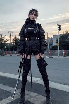 Gothic Cyberpunk Outfit, Cyberpunk Wear Outfit, Cyberpunk Themed Outfits, Modern Cyberpunk Fashion, Futuristic Streetwear Fashion, Techwear Cyberpunk Women, Cyberpunk Woman Outfit, Cyberpunk Reference Photo, Tech Ware Outfits