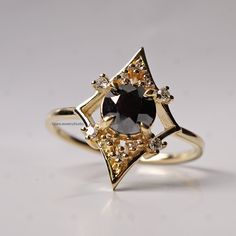 Witchy Engagement Ring Gold, Ring Board, Gemstone Wedding Ring, Fine Jewlery, Gemstone Wedding, Gemstone Wedding Rings, Jewelry Aesthetic, Sensory Bin, Black Diamond Ring