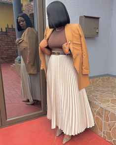 New Skirts Style, Sweatshirt And Pleated Skirt Outfit, Pleated Silk Skirt, Pleated Skirt Outfit Black Women Summer, Work Outfit With Skirt, Long Pleated Skirt Outfit Formal, African Skirt Styles, Pleated Skirt Outfit Long, Pleated Skirt Work Outfit