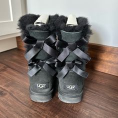 Women’s Ugg Black Bailey Bow Boots, Size 7. Very Well Cared For With Little Use. Suede Protector And Boot Insert Maintained. Black Uggs With Bows, Bow Uggs, Ugg Shoes Women, Uggs With Bows, Bailey Bow Uggs, Bow Boots, Black Uggs, Bailey Bow, Ugg Black