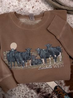 Western T Shirt Designs, Country View, Western Sweatshirts, Casual Country Outfits, Southern Outfits, Western Wear Outfits, Blue Roan, Cute Country Outfits, Western Clothing