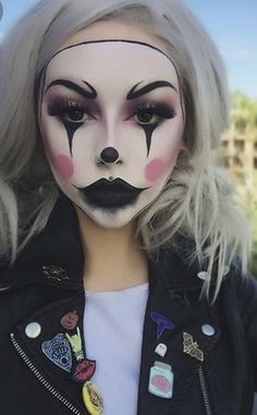 Deer Halloween Makeup, Unique Halloween Makeup, Makeup Ide, Makeup Zombie, Mime Makeup, Halloween Clown, Halloween Makeup Scary, Halloween Makeup Inspiration, Cheek Tint