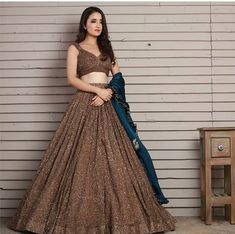 Shivani Rathore Rose Gold Lehenga, Plus Size Wedding Dresses Lace, Wedding Dresses Lace Vintage, Bollywood Anarkali, Gold Lehenga, Style Kurti, Indian Outfits Lehenga, Wedding Lehenga Designs, Plus Size Wedding Dresses