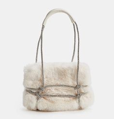 Brand Name: DenHuaKiOrigin: CN(Origin)Lining Material: PolyesterMain Material: Faux FurPlace Of Origin: GUANG DONG ProvincePlace Of Origin: GUANG DONG ProvinceShape: BucketOccasion: VersatileExterior: Open PocketDecoration: DiamondsGender: WOMENPattern Type: Solid Fur Clutch Bag, Fur Handbag, Faux Fur Handbag, Fur Clutch, Faux Fur Bag, Fur Purse, Fur Handbags, Plush Bags, Glam Bag