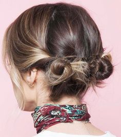 Want to rock all the super cute bun trends but have short hair? Check out these styles that are perfect for your cropped locks! sexyhair.com Bob Lung, Diy Updo, Popular Haircuts, Low Bun, Short Hair Updo