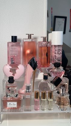 Koleksi Makeup, Koleksi Parfum, Perfume Organization, Fragrances Perfume Woman, Perfume Collection Fragrance, Body Smells, Perfume Scents, Perfume Lover, Bath And Body Care