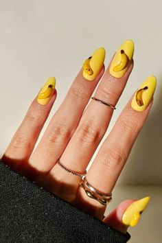 Neon Fruit Nails, Banana Nail Art, Bright Yellow Nails, Mango Nails, Banana Nails, Easter Nails Designs, Easter Nails Design Spring, Easter Nails Easy, Emoji Nails