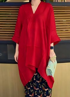 Material : Viscose Size : All size fit to XL Chest : 170 cm Length : 80 cm Bat wing sleeve Red V-neck Kaftan For Spring, Red V-neck Free Size Kaftan, Red V-neck Summer Kaftan, Flowy Red V-neck Kaftan, Casual Red V-neck Kaftan, Dress Gamis, Dress Kebaya, Dress Traditional, Ladies Blouse