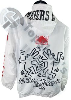 Rare Members Only x Keith Haring Design Windbreaker Jacket White & Black Size: Medium   �    Please Note: Some of our merchandise is used, unless otherwise stated.  As with most pre-owned items, some minor wear and signs of age should be expected.  All major flaws and damage will be noted as we see them.  Please check pictures carefully and message us with any questions. See Pictures for more info.  Our pictures are of the actual item listed.       Please Note:   Every brand sizing can differ fro Keith Haring, Members Only, Virgin Islands, Windbreaker Jacket, Aging Signs, Flat Lay, Vest Jacket, White Black, White And Black