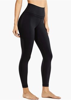 31+ Comfy Airport Outfits to Wear Year Round - Dana Berez Trendy Airport Outfits, Best Lululemon Leggings, High Rise Yoga Pants, High Waisted Black Leggings, Crz Yoga, Lululemon Align Leggings